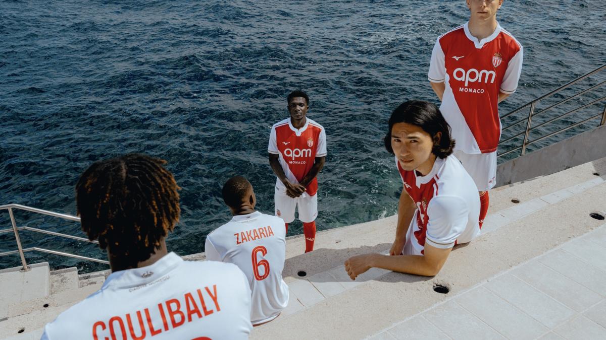 AS Monaco dévoile son maillot domicile 2025-2026 : Mizuno lance une nouvelle ère entre tradition et modernité