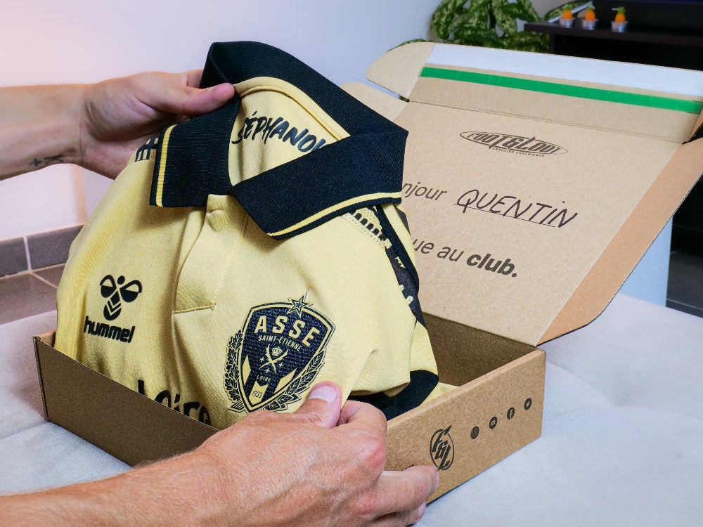 Box maillot de foot mystère Expérience unboxing ultime