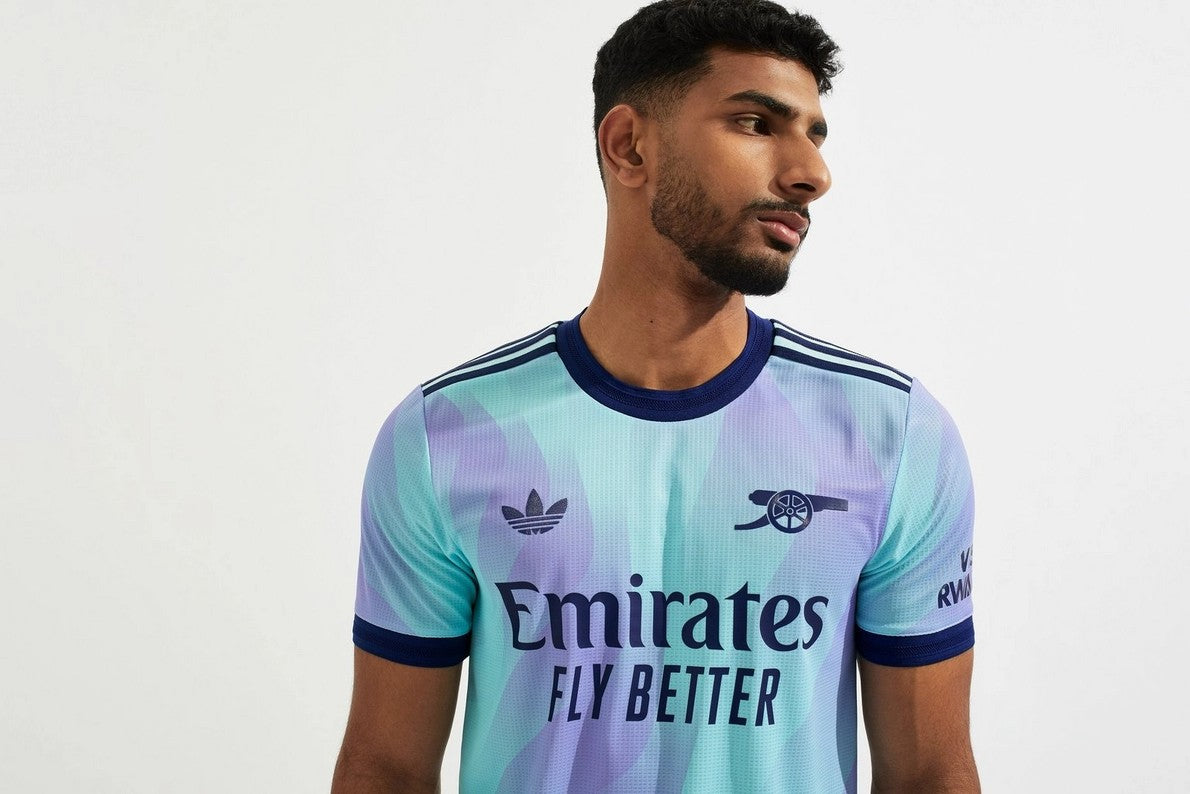 Maillot du club d'arsenal avec la marque Adidas third 2024 2025