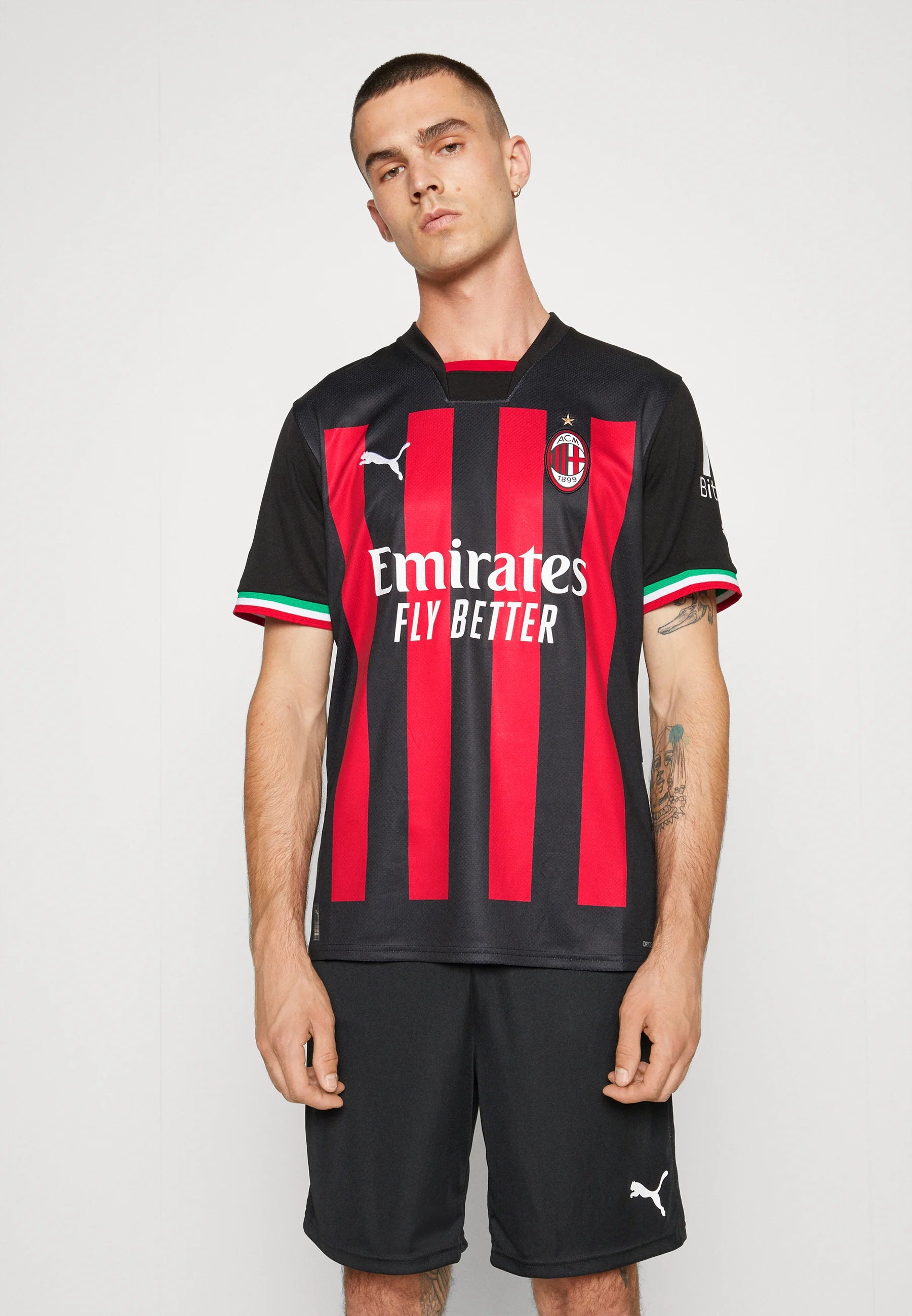 maillot domicile de l'ac milan puma