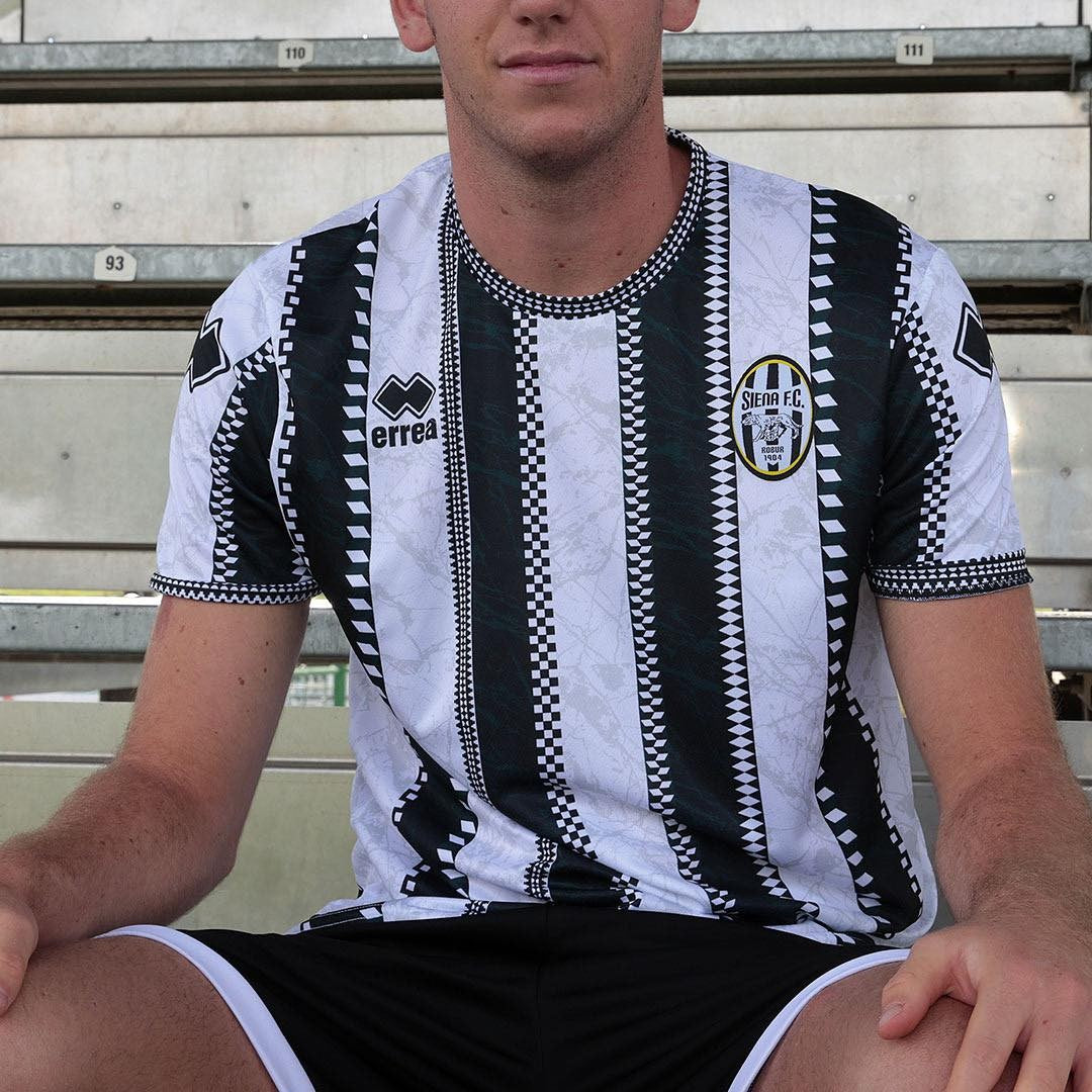 Maillot de football Siena de la marque Errea 2024 2025